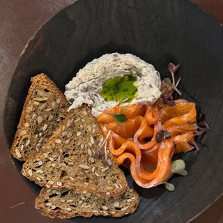 Філе лосося слабої солі (65г)