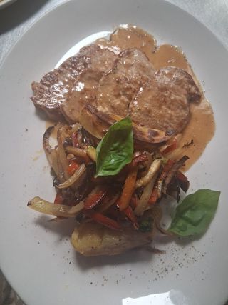 Teletina sa povrćem 480 gr