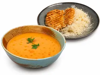 Meniul zilei Supa crema de legume si piept de pui cu orez cu unt si parmezan