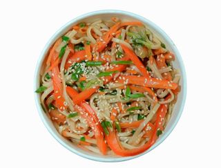 Лапша Овощи в Сливочном соусе  (1шт/330г)