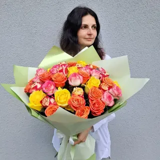 Bukiet kolorowych  róż 50-60cm 25 sztuk