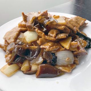 72. Porco com Bambu e Cogumelos Chineses