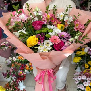 Голям пъстър букет с рози, хризантеми, алстромерии и еустоми #286