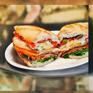 Chivito Al Pan De Pollo