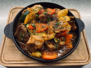 Пательня із свинини з томатами (340g)