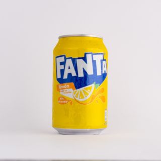Fanta Limón lata 330ml.