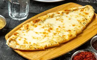 Kaşarli Pide