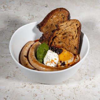 Яєчня з індичими сосисками та томатною квасолею, 450 г