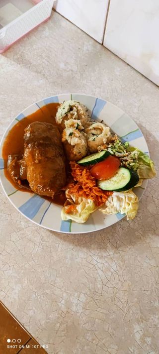 Gołąbek w sosie pomidorowym