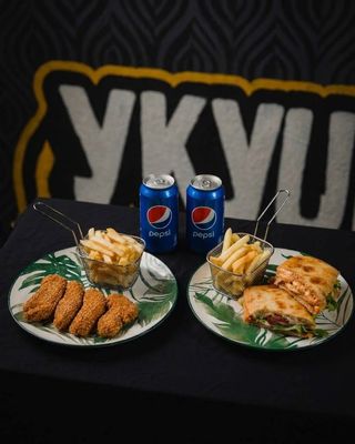 Hrskavi pileći štapići +Sendvič ljuta guja + 2xPepsi