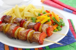 3 brochettes mixtes + frites
