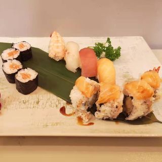 103. Sushi Mix 12 pezzi