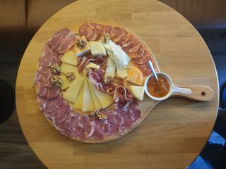 Tábua de Queijos e Enchidos 2 Pessoas