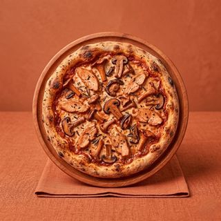 Pollo E Funghi Pizza