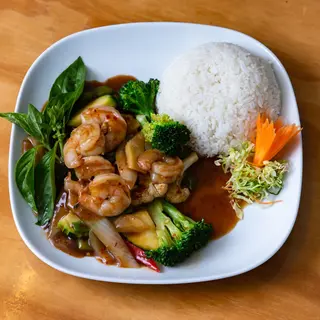 6. Kra Prao Vegetariano