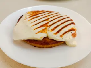 Arepa de choclo con queso