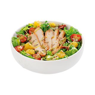 Sałatka z kurczakiem, pomarańczą, pomidorkami suszonymi i cherry oraz ziarnami 250 g