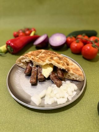 10 ćevapa sa kajmakom