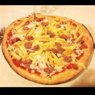 Patatine e salsiccia