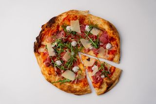 Пица Прошуто и Трюфел