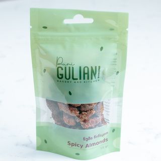 ნუში წიწაკით 50გრ.