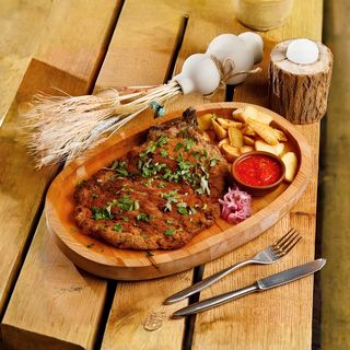 Відбита полядвиця на кістці (700 г)