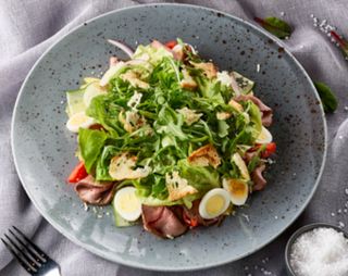 Фірмовий салат із ростбіфом (260г)