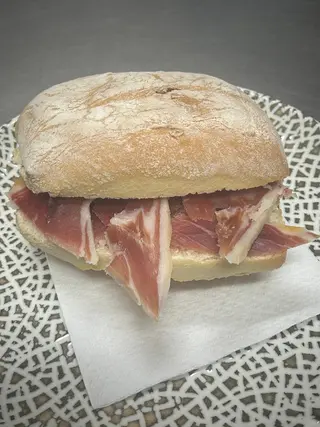 Montado De Jamón