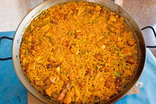 Paella De Coliflor Y Costillas