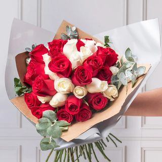 Bouchon Bouquet - 50 Rosas Roja y Blanca