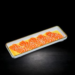 131. Carpaccio De Salmó Amb Masago I Salsa De Maracujà