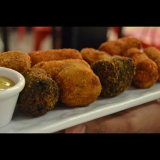 Surtido de croquetas caseras