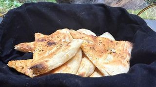 Focaccia cu ulei de măsline și oregano