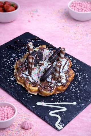 Гофрета сърце с шоколад NuCrema и шоколадови пурички