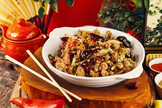 E8-ღორის ხორცის ისრები სეზამით და სანელებლებით