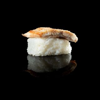 Суши с угрем