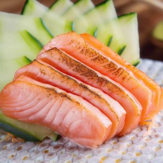 157. Sashimi De Salmón Flameado (4 Uds.)