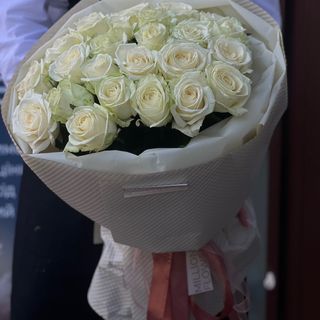 25 білих троянд Аваланч