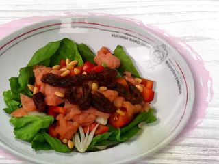 Sałatka z łososiem