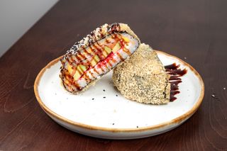 Суши-бургер лосось-краб