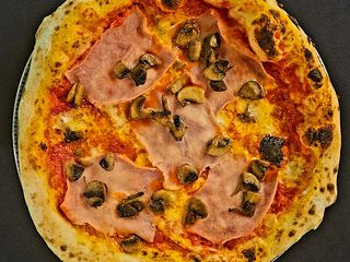 Pizza Prosciutto & Funghi
