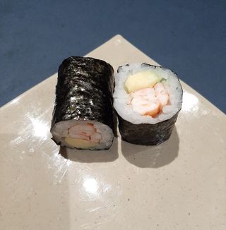 Maki Gamba y Aguacate (8 Piezas)