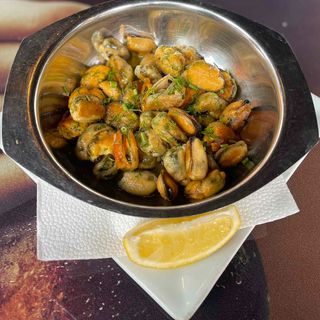 Миди в масло с вино, копър и чесън (350г)