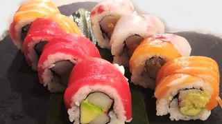 83 Rainbow roll  - 8 pezzi