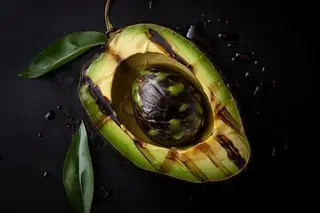 Aguacate a la brasa (V)