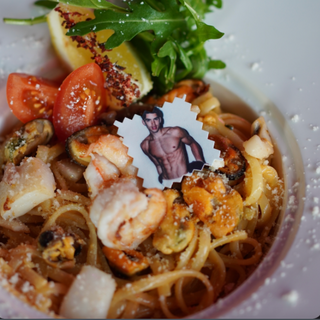 Лінгвіні Лінгвіні Том ям з морепродуктами 