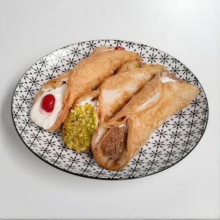 Каноли с рикота (90г)