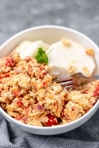 Boiled yam + egg sauce