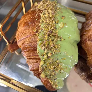 Croissant cu fistic