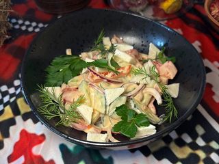 Салат овочевий зі сметаною (230g)